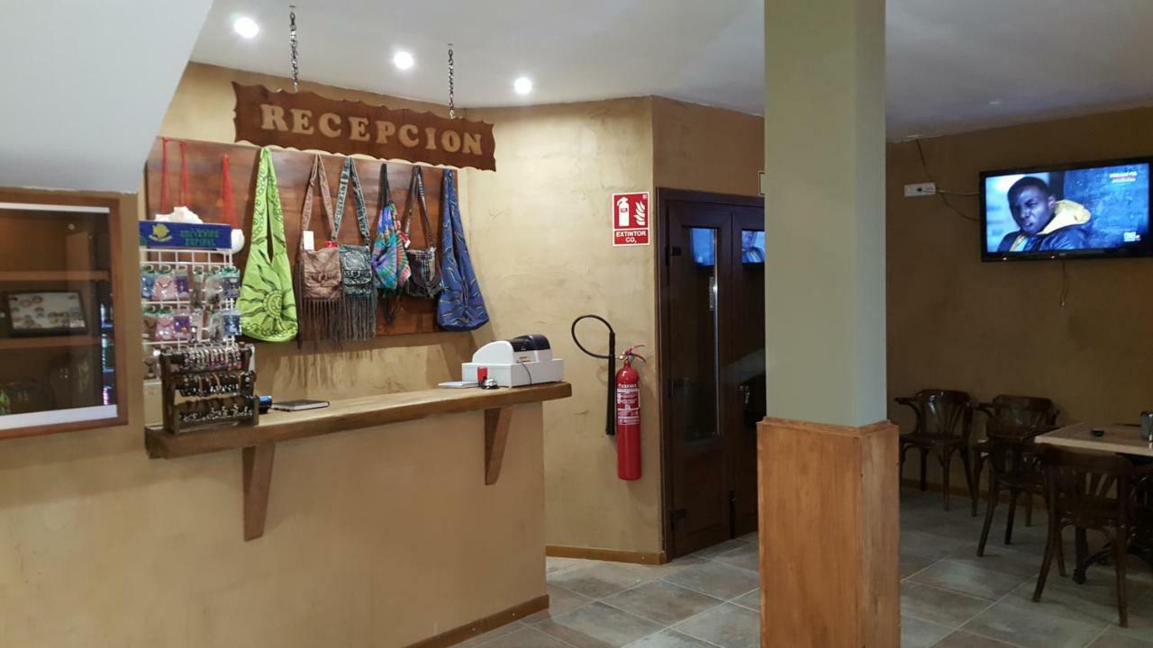 La Posada Del Druida Foncebadon Exterior photo