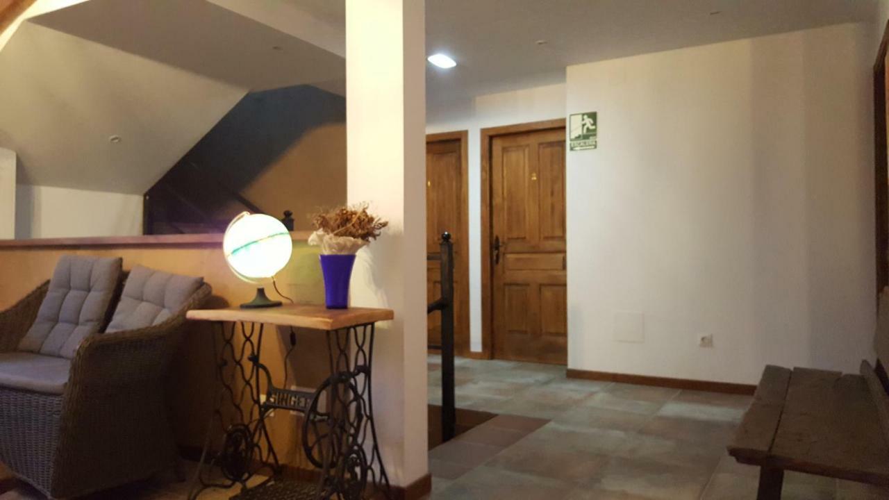 La Posada Del Druida Foncebadon Exterior photo